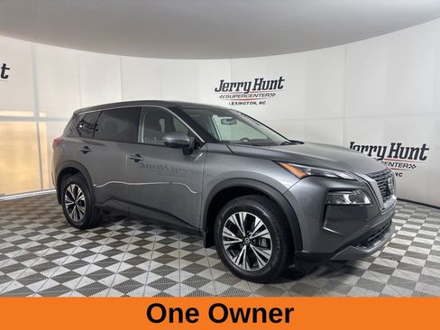 Used 2021 Nissan Rogue SV image 5