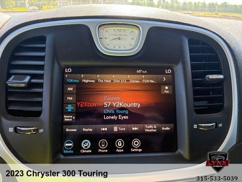 Used 2023 Chrysler 300 Touring w/ Safetytec Plus Group RWD image 13