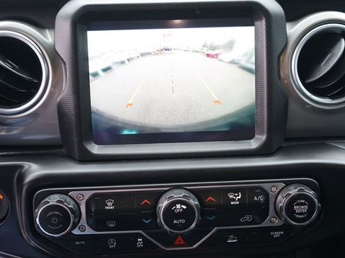 Used 2021 Jeep Wrangler Unlimited Sahara image 14