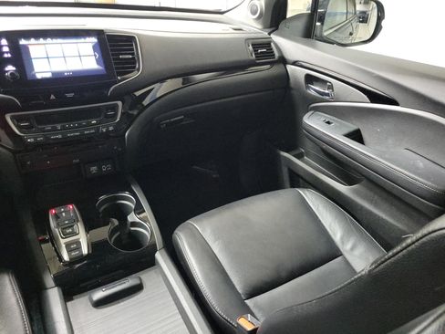Certified 2022 Honda Pilot Touring image 14