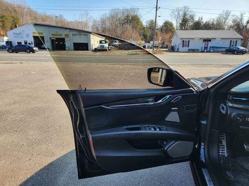 Used 2014 Maserati Quattroporte GTS image 23