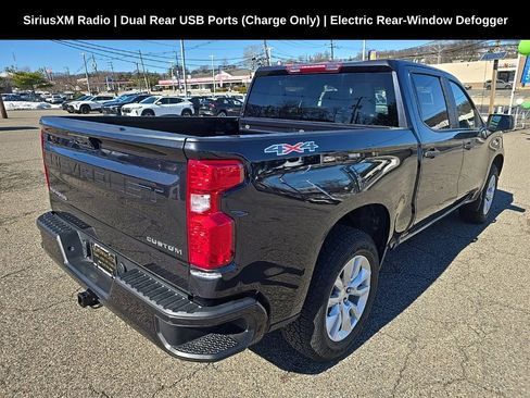 Used 2023 Chevrolet Silverado 1500 Custom image 3