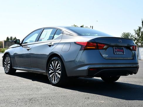 Used 2024 Nissan Altima 2.5 SV FWD image 5