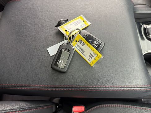 Used 2025 Honda Passport Black Edition image 36