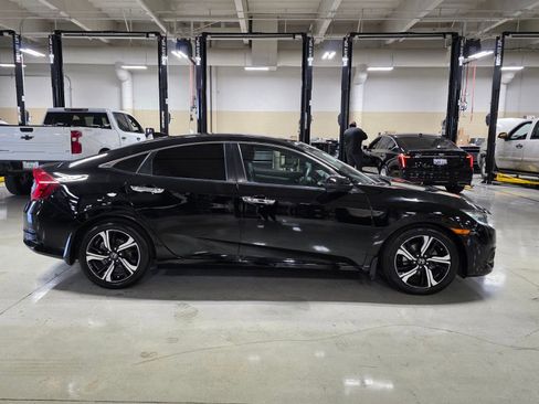 Used 2016 Honda Civic Touring image 8