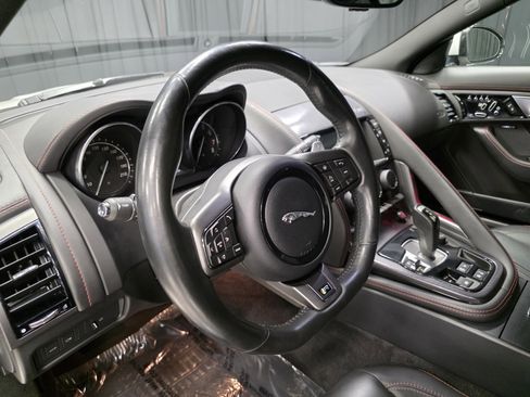 Used 2016 Jaguar F-TYPE R image 20