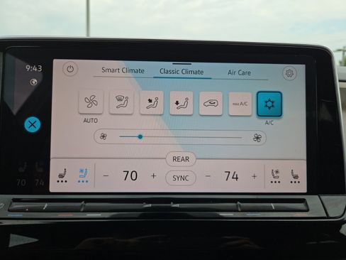 Used 2024 Volkswagen Atlas SE w/ Panoramic Sunroof Package AWD/4WD image 28