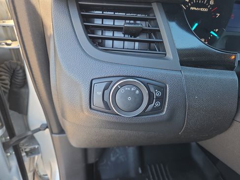 Used 2013 Ford Edge SE image 26