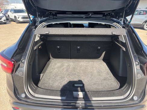 Used 2025 Chevrolet Trax LT image 30