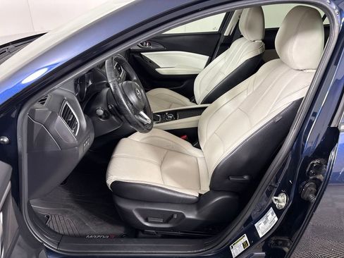 Used 2018 MAZDA MAZDA3 Grand Touring w/ Premium Equipment Package FWD image 29