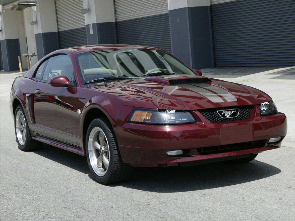 Used 2004 Ford Mustang GT RWD image 2