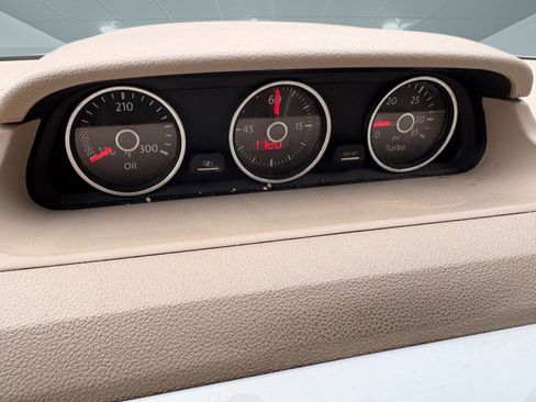 Used 2015 Volkswagen Beetle TDI image 18