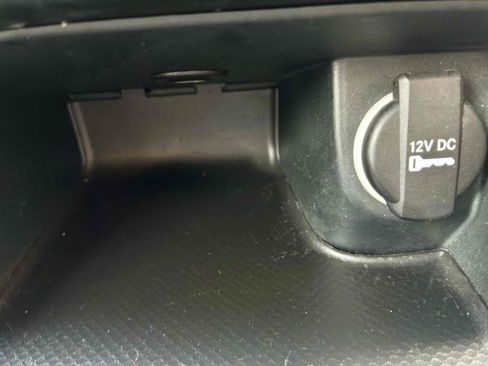 Used 2015 Dodge Charger SE RWD image 28