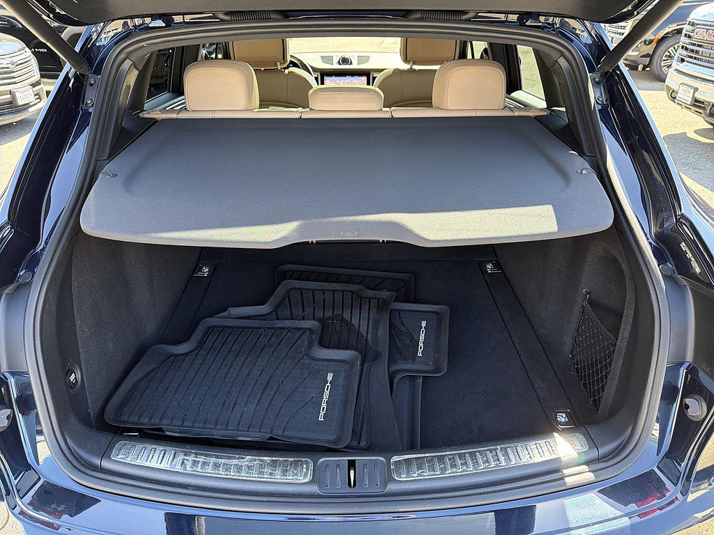 Used 2020 Porsche Macan AWD/4WD image 26