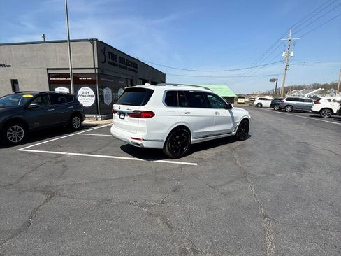 Used 2021 BMW X7 xDrive40i AWD/4WD image 16
