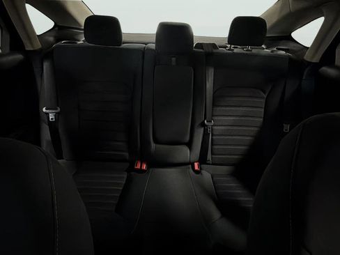 Used 2020 Ford Fusion SE image 18