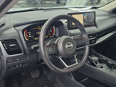 Used 2024 Nissan Rogue SL w/ SL Premium Package image 16