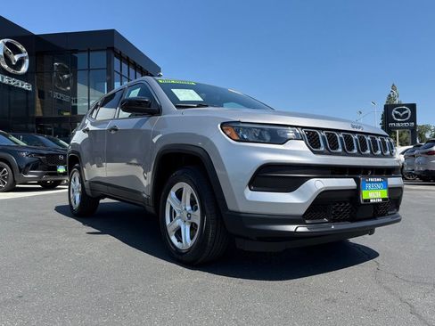 Used 2023 Jeep Compass Sport AWD/4WD image 3