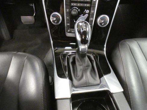 Used 2016 Volvo S60 T5 Premier w/ Convenience Package image 39