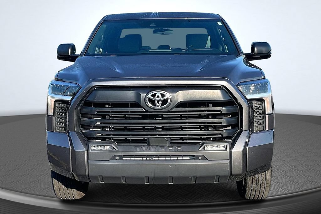 Used 2025 Toyota Tundra SR5 w/ SR5 Convenience Package AWD/4WD image 2