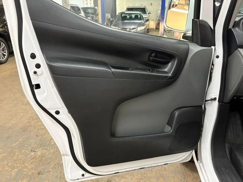 Used 2020 Nissan NV200 SV w/ Sliding Glass Door Package FWD image 24