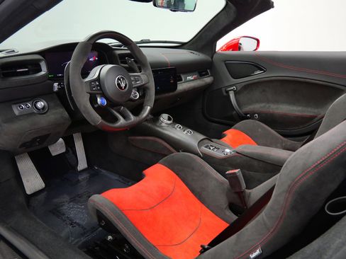 Used 2023 Maserati MC20 Spyder RWD image 13