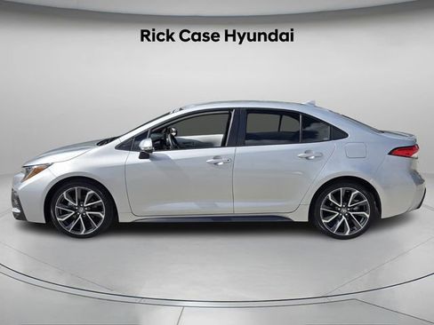 Used 2022 Toyota Corolla SE image 3