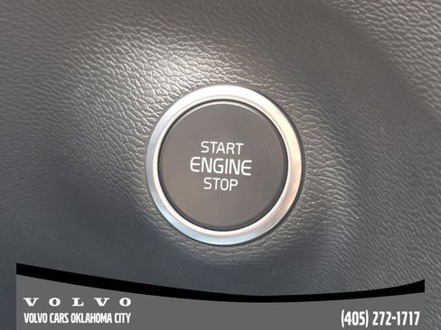 Certified 2025 Volvo XC40 B5 Plus image 20