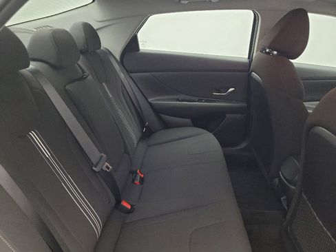 Used 2025 Hyundai Elantra SEL FWD image 19