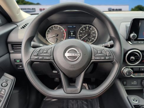 Used 2025 Nissan Sentra S FWD image 17
