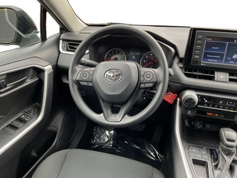 Used 2021 Toyota RAV4 LE FWD image 11