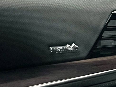 Used 2026 Chevrolet Suburban High Country image 28