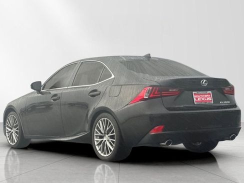 Used 2016 Lexus IS 200t image 4