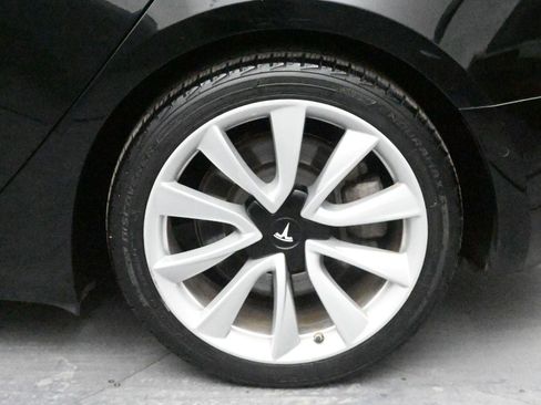 Used 2019 Tesla Model 3 Mid Range image 10