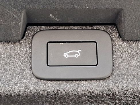Certified 2025 Land Rover Discovery Dynamic SE AWD/4WD image 28