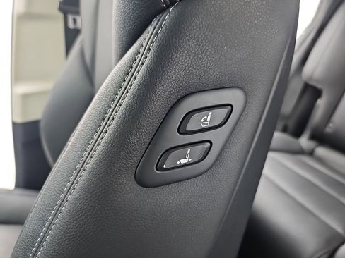 Used 2023 Genesis GV70 2.5T w/ Select Package image 26