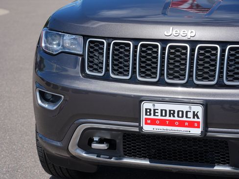 Used 2018 Jeep Grand Cherokee Limited AWD/4WD image 9