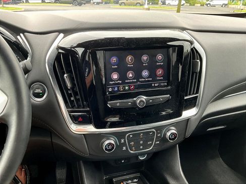 Used 2023 Chevrolet Traverse LT FWD image 15