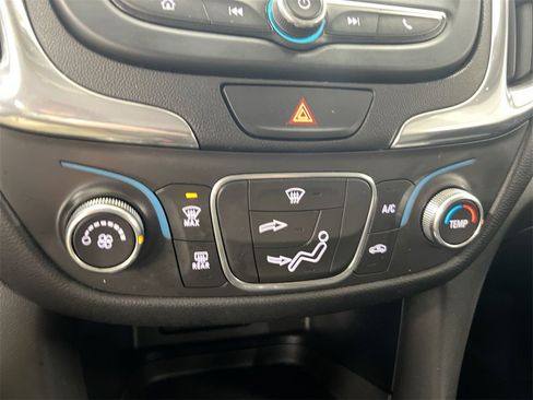 Used 2019 Chevrolet Equinox LT image 15