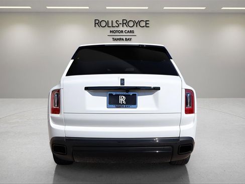 Used 2023 Rolls-Royce Cullinan Black Badge w/ Dark Exterior Package image 5