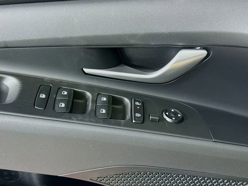 New 2026 Hyundai Elantra SE image 17