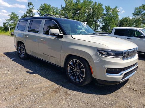 Used 2022 Jeep Grand Wagoneer Series III AWD/4WD image 1