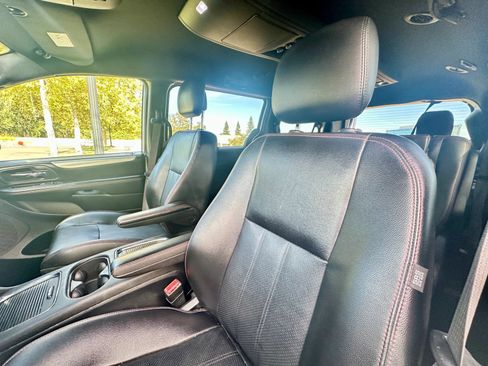 Used 2019 Dodge Grand Caravan GT FWD image 11