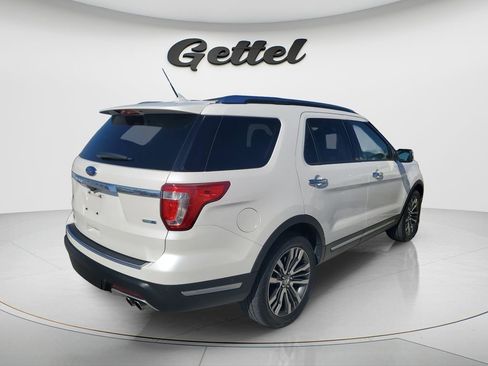 Used 2019 Ford Explorer Platinum image 3