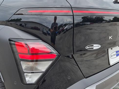 New 2026 Hyundai Kona Limited FWD image 7