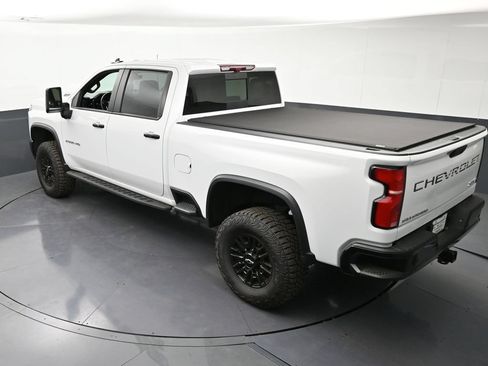 Used 2024 Chevrolet Silverado 2500 ZR2 w/ Technology Package AWD/4WD image 17