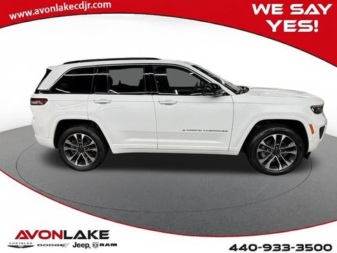 Used 2023 Jeep Grand Cherokee Overland w/ Advanced Protech Group III image 7