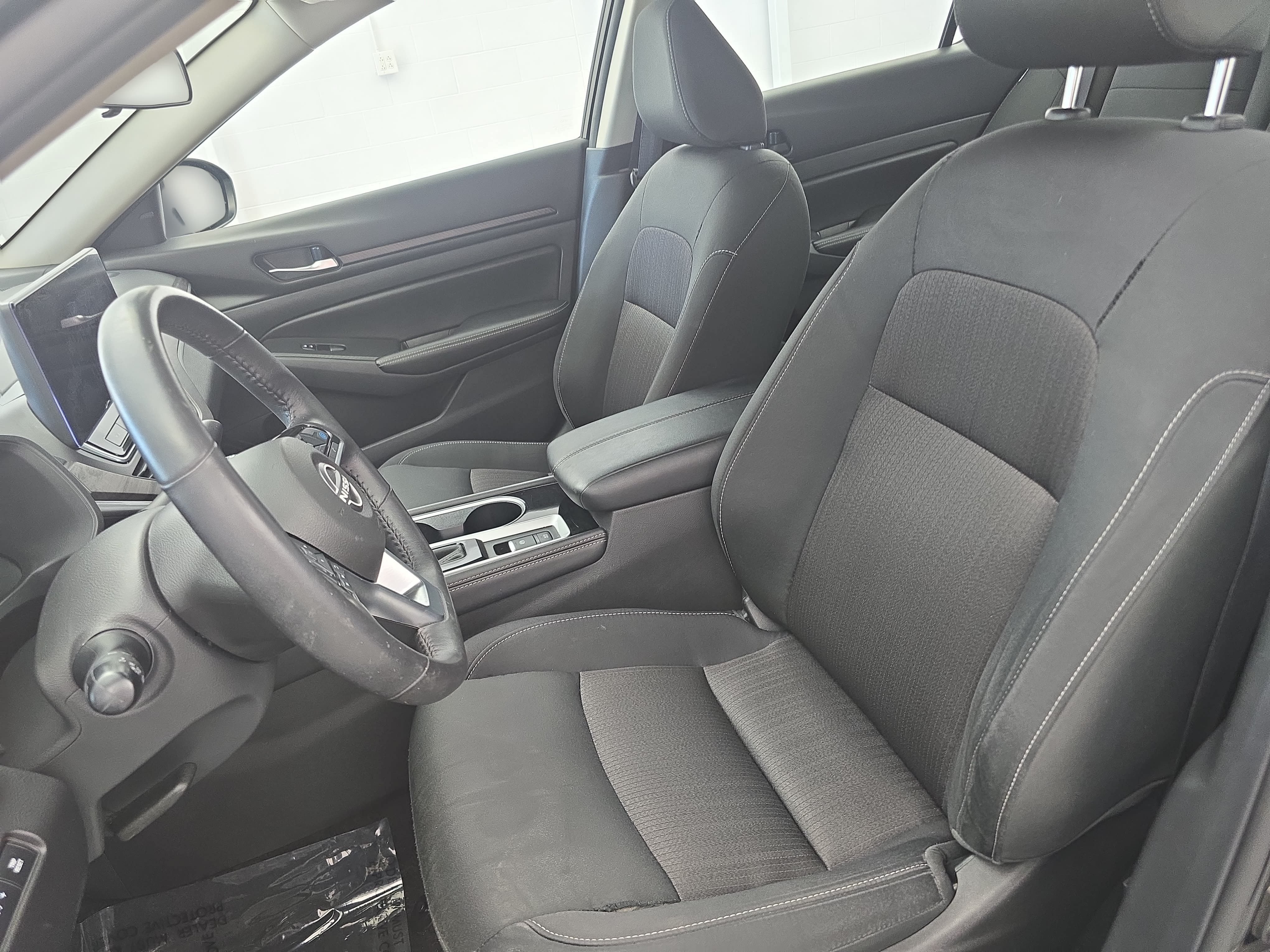Used 2024 Nissan Altima 2.5 SV w/ SV Premium Package FWD image 14