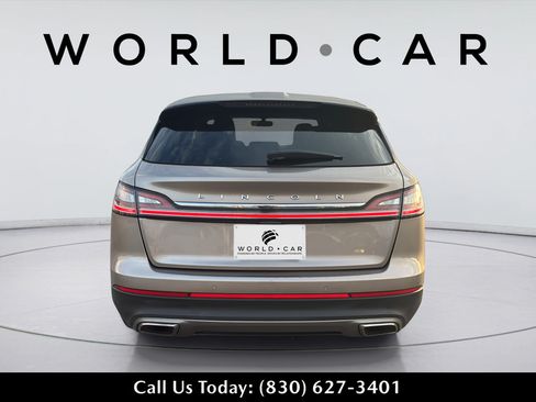 Used 2021 Lincoln Nautilus FWD w/ Equipment Group 101A image 5
