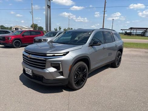 New 2026 Chevrolet Traverse LT FWD image 2